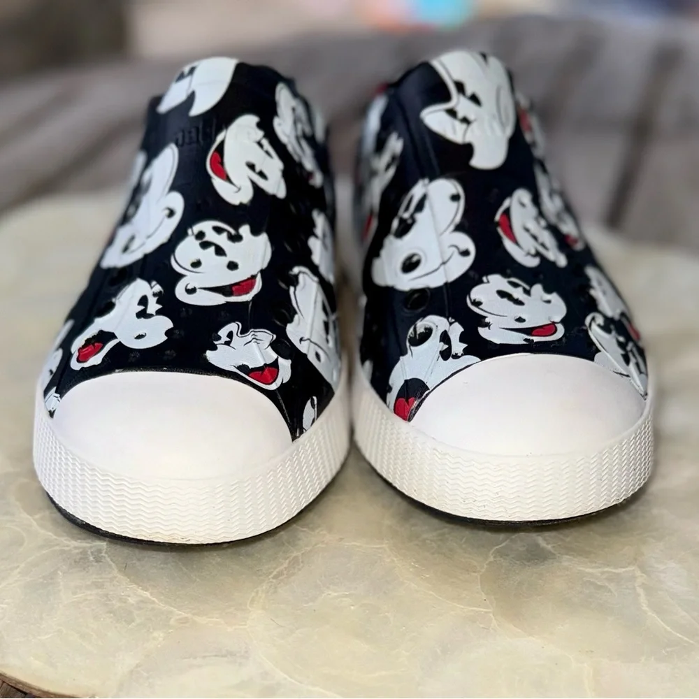 Like New Kids Disney Native Slip on All Over Mickey Mouse Print Shoes! - Picture 5 of 7
